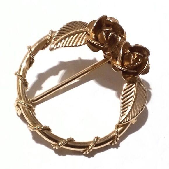 Vintage Gold Tone Rose Accented Mid Century Circle Pin Brooch - Picture 3 of 5